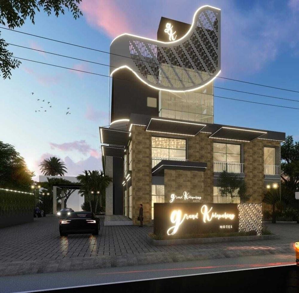Grand Kolopaking Hotel Kebumen Екстер'єр фото